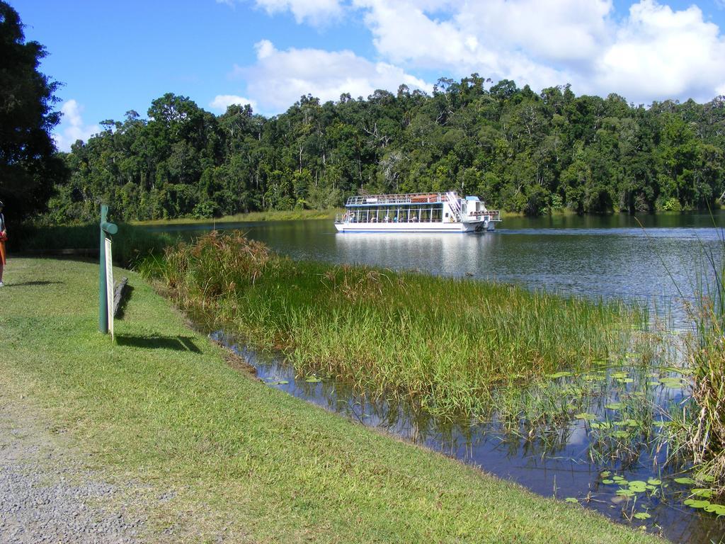 查姆胡观光园和小屋 Lake Eacham 外观 照片