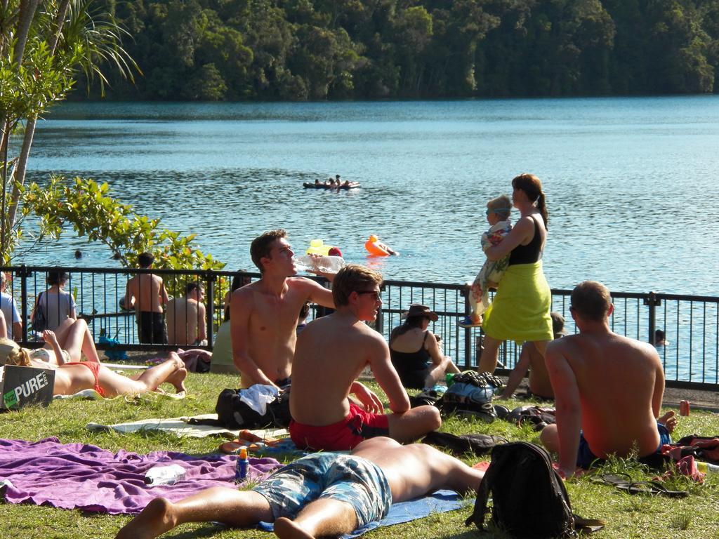 查姆胡观光园和小屋 Lake Eacham 外观 照片