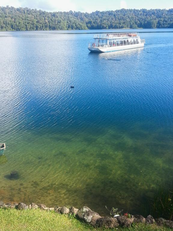 查姆胡观光园和小屋 Lake Eacham 外观 照片