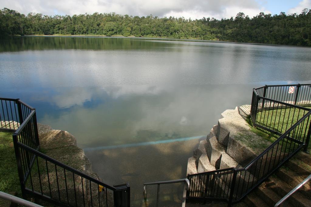 查姆胡观光园和小屋 Lake Eacham 外观 照片