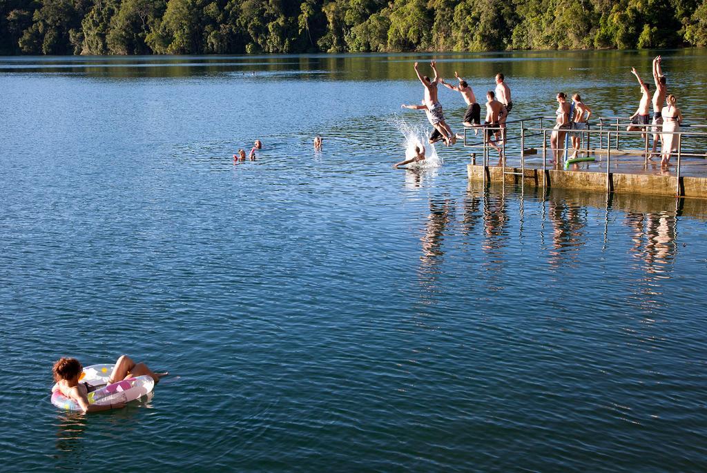 查姆胡观光园和小屋 Lake Eacham 外观 照片