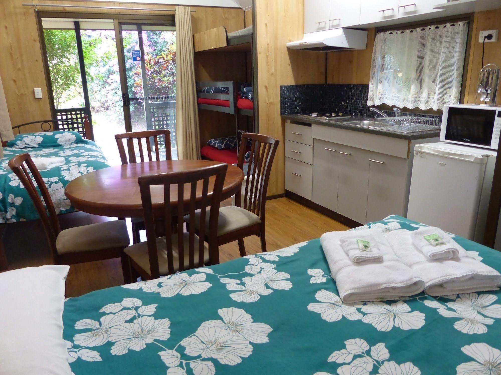 查姆胡观光园和小屋 Lake Eacham 外观 照片